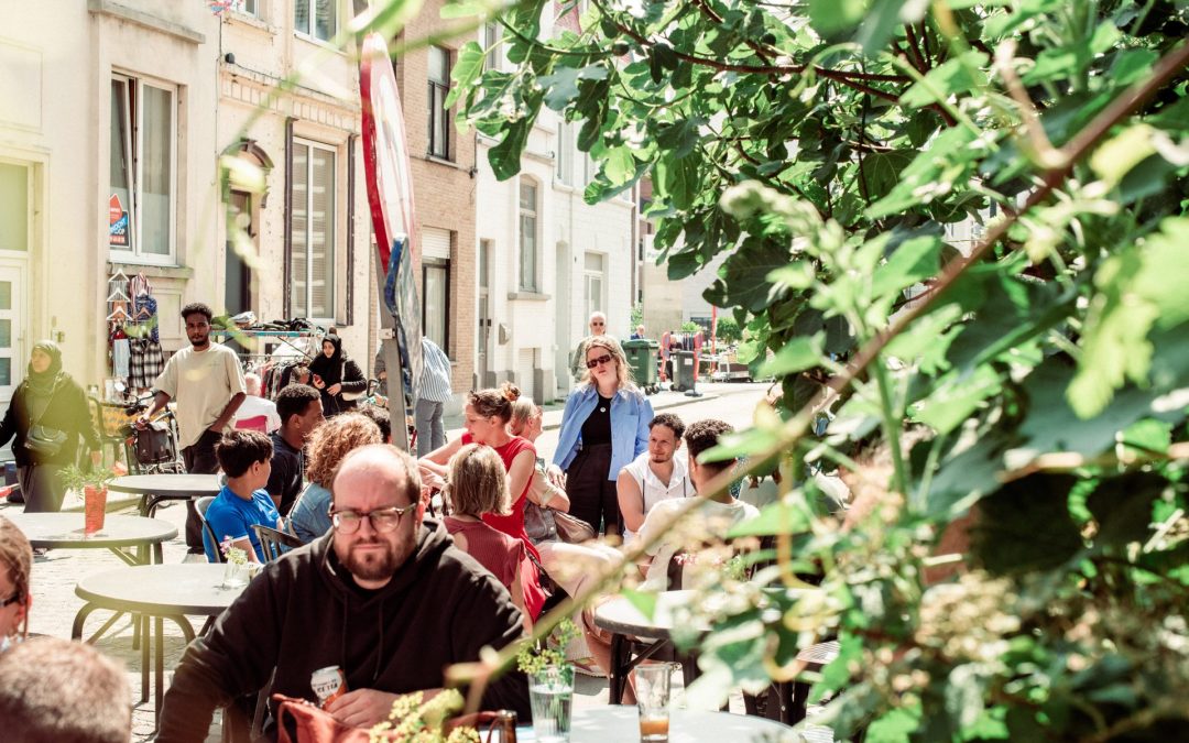 Zomerbar met rommelmarkt in de straten rond Marcelline